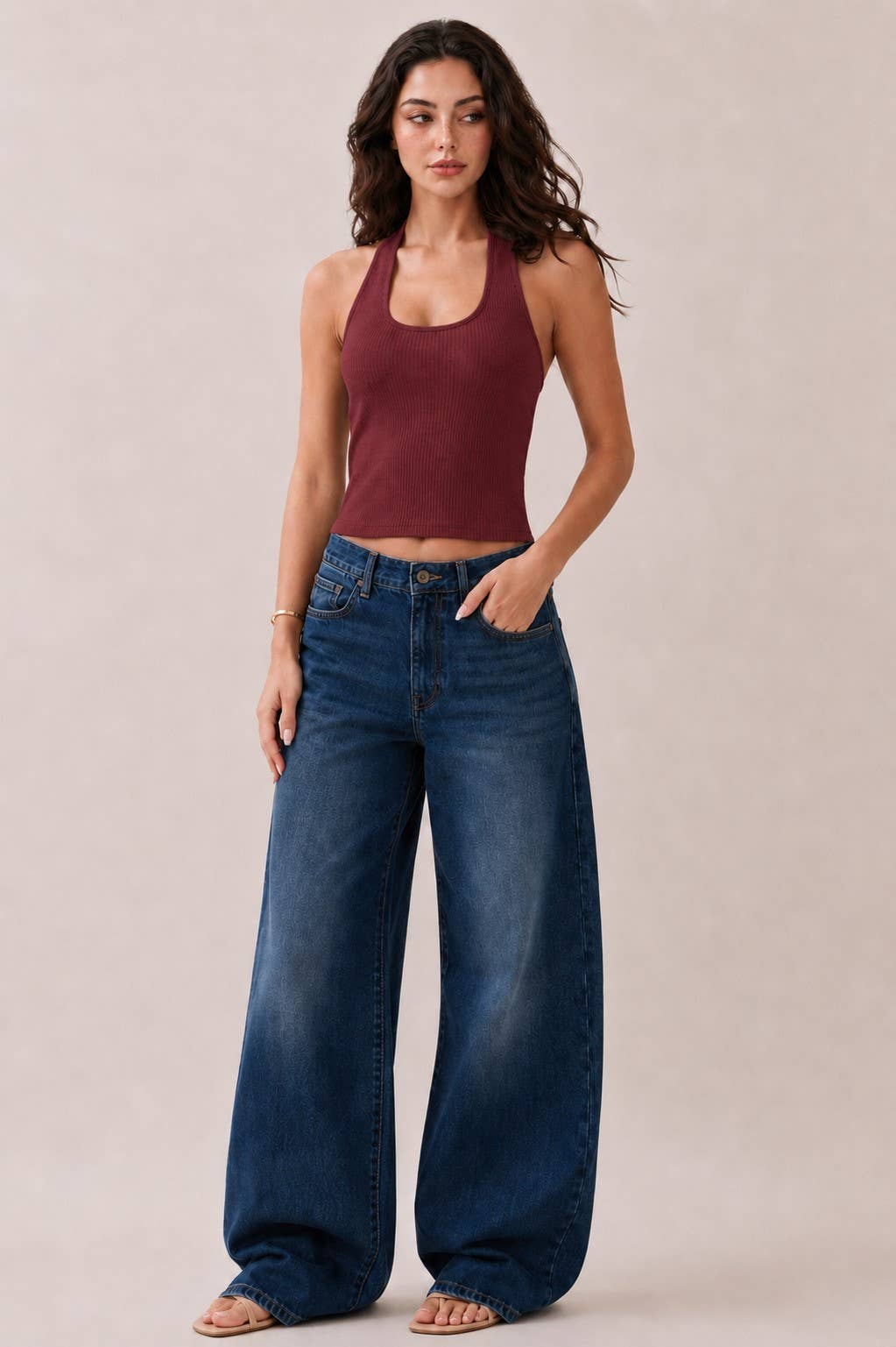 HALTER U-Neck TANK